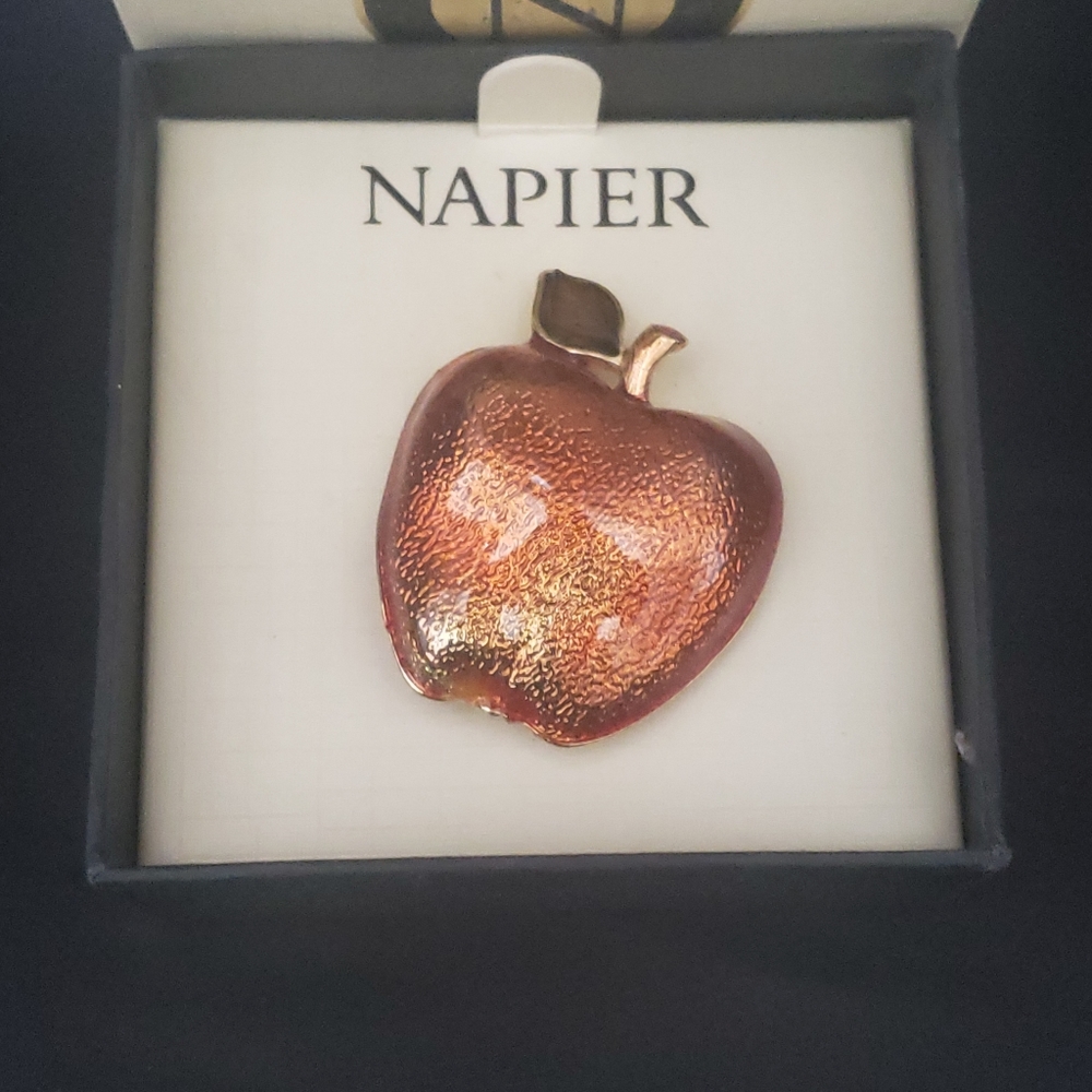 Napier NIB Red Enameled Apple Brooch - Picture 6 of 10